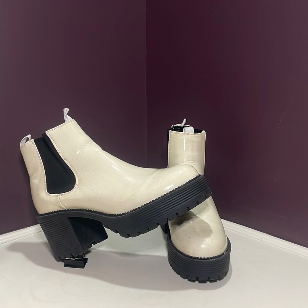 Stylish Women's White Ankle Boots